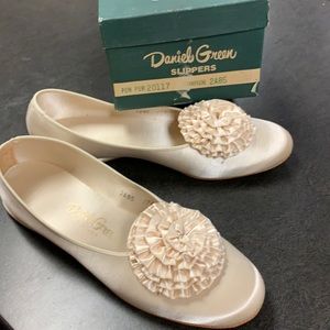 Vintage Daniel Green Slippers Pom Pom style flats.